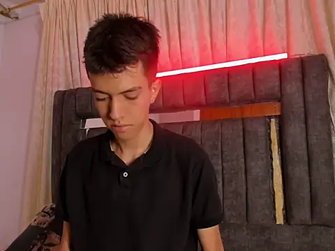 Snapshot of dylan_202520_ chatting on 10.06.25 dylan 202520 online show from 10.06.25