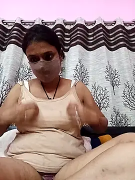 Snapshot of Gullapi chatting on 09.15.25 Gullapi online show from 09.15.25