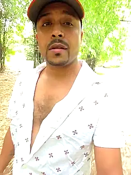 Snapshot of BindaasBong chatting on 11.01.25 BindaasBong online show from 11.01.25