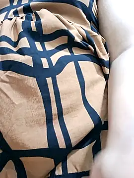 Snapshot of BeautyGirl_sara chatting on 11.06.25 BeautyGirl sara online show from 11.06.25