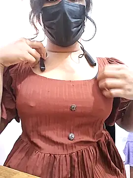 Snapshot of BeautyGirl_sara chatting on 11.15.25 BeautyGirl sara online show from 11.15.25