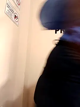 Snapshot of Hannah-colx chatting on 02.27.26 Hannah-colx online show from 02.27.26