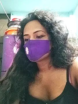 Snapshot of Anikaislam chatting on 11.13.25 Anikaislam online show from 11.13.25