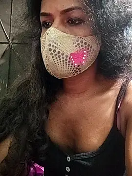 Snapshot of Anikaislam chatting on 11.21.25 Anikaislam online show from 11.21.25