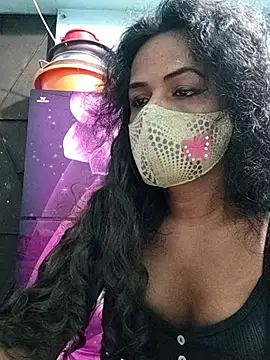 Snapshot of Anikaislam chatting on 12.05.25 Anikaislam online show from 12.05.25