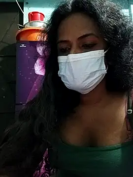 Snapshot of Anikaislam chatting on 12.21.25 Anikaislam online show from 12.21.25