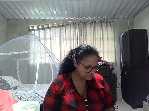 Snapshot of _Cristal chatting on 10.25.25 Cristal online show from 10.25.25