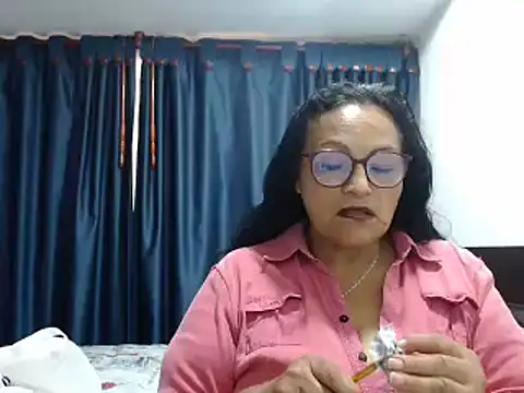 Snapshot of _Cristal chatting on 01.12.26 Cristal online show from 01.12.26