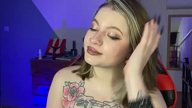 Mia Kamp online show from 10.20.25