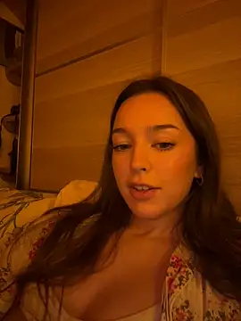 Snapshot of LillieOlive chatting on 10.19.25 LillieOlive online show from 10.19.25