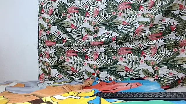 smallkarlakarla online show from 01.14.26