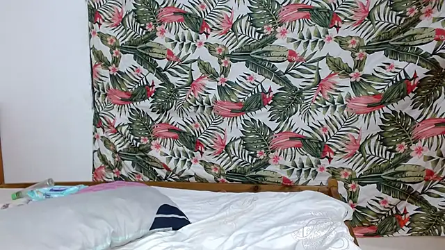 smallkarlakarla online show from 02.20.26