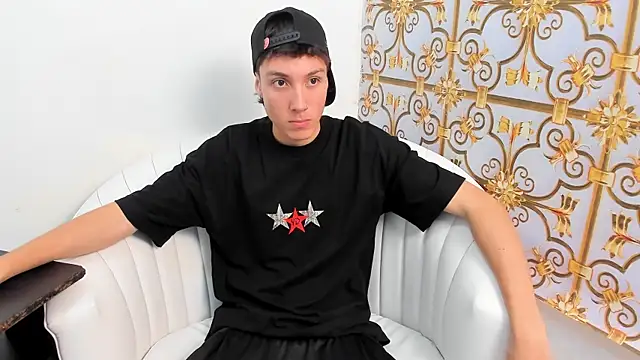 Snapshot of LittleDanny_ chatting on 01.06.26 LittleDanny online show from 01.06.26