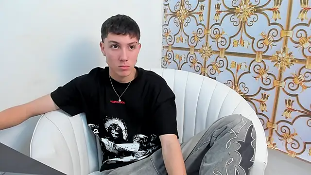 Snapshot of LittleDanny_ chatting on 01.10.26 LittleDanny online show from 01.10.26