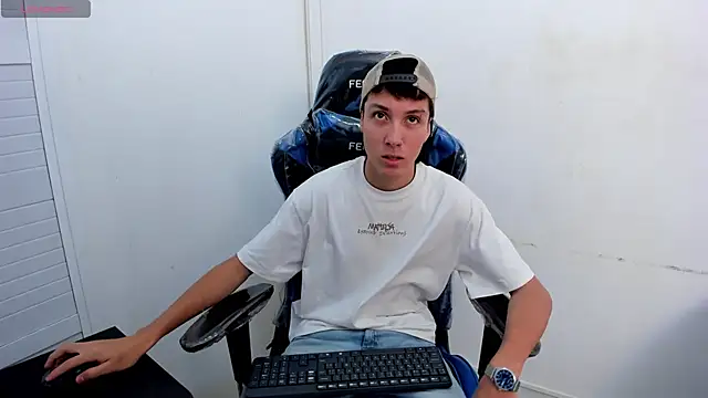 Snapshot of LittleDanny_ chatting on 02.09.26 LittleDanny online show from 02.09.26