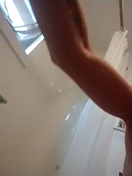 Snapshot of jizzyglizzy92 chatting on 09.26.25 jizzyglizzy92 online show from 09.26.25