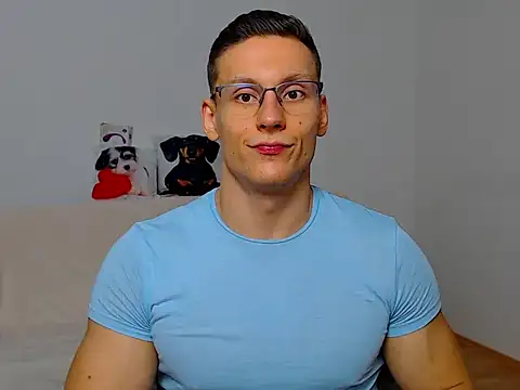 Snapshot of ZeinMiracles chatting on 09.16.25 ZeinMiracles online show from 09.16.25