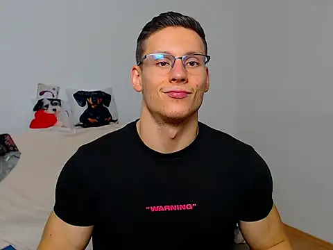 Snapshot of ZeinMiracles chatting on 09.27.25 ZeinMiracles online show from 09.27.25