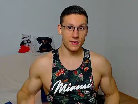 Snapshot of ZeinMiracles chatting on 09.28.25 ZeinMiracles online show from 09.28.25