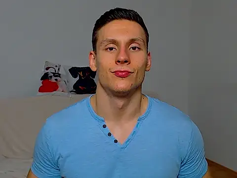 Snapshot of ZeinMiracles chatting on 10.06.25 ZeinMiracles online show from 10.06.25