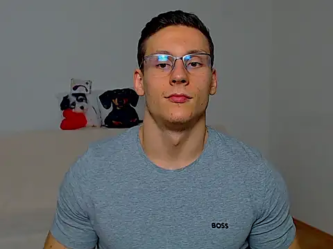 Snapshot of ZeinMiracles chatting on 10.07.25 ZeinMiracles online show from 10.07.25