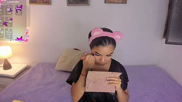 Snapshot of Valeri_13 chatting on 11.19.25 Valeri 13 online show from 11.19.25