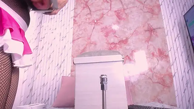 Georgina Astor online show from 11.18.25