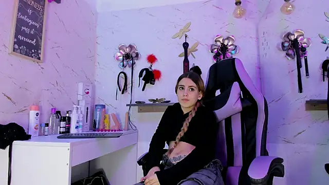 Natasha-Adams online show from 04.30.26