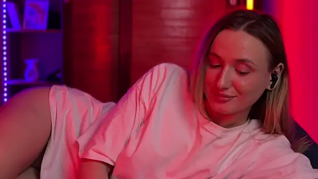 LovaMay online show from 02.22.26