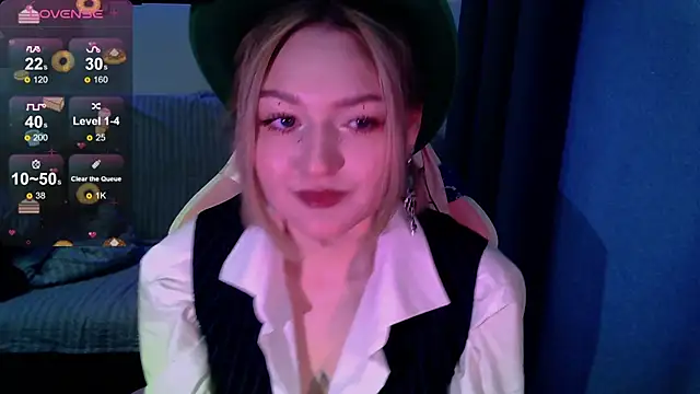 Snapshot of cute1stranger chatting on 10.12.25 cute1stranger online show from 10.12.25