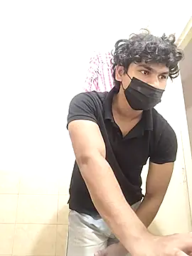 Snapshot of Goodmens5 chatting on 10.28.25 Goodmens5 online show from 10.28.25