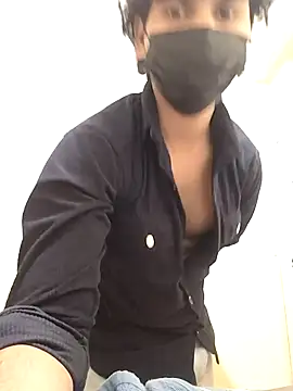 Snapshot of Goodmens5 chatting on 12.02.25 Goodmens5 online show from 12.02.25