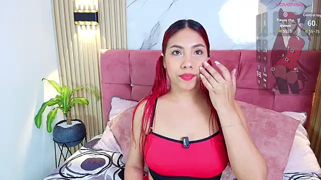 latina redcanela online show from 10.25.25