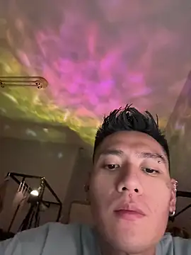 Snapshot of marz-z7-o chatting on 11.19.25 marz-z7-o online show from 11.19.25