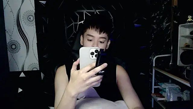 Snapshot of Trojan_prince chatting on 02.11.26 Trojan prince online show from 02.11.26