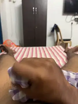 usermood2000 online show from 11.23.25