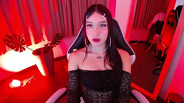 Snapshot of athenea_fox chatting on 10.31.25 athenea fox online show from 10.31.25