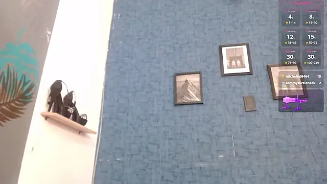 Snapshot of isabella_brown1 chatting on 12.01.25 isabella brown1 online show from 12.01.25