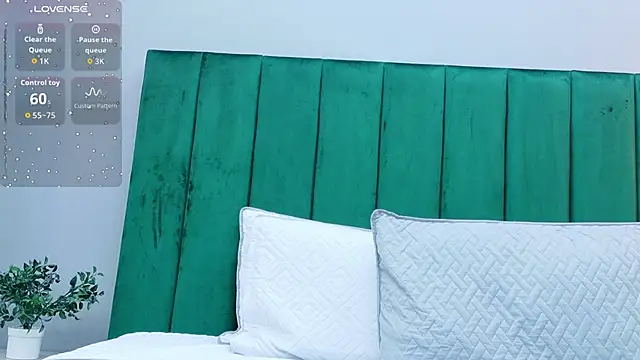 Ashley Evans22 online show from 12.22.25