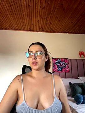 CoraVibes online show from 09.12.25