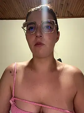 CoraVibes online show from 11.16.25