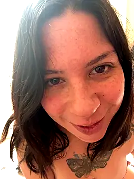 Snapshot of LaGueraDelMar chatting on 11.09.25 LaGueraDelMar online show from 11.09.25