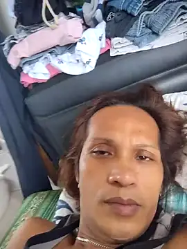 Snapshot of Creamycumdollx chatting on 10.24.25 Creamycumdollx online show from 10.24.25