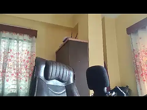 Snapshot of thecatfish chatting on 09.26.25 thecatfish online show from 09.26.25