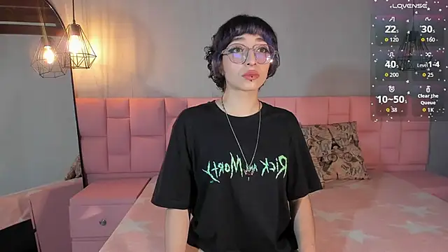 Snapshot of Lexyy_Bluee chatting on 09.15.25 Lexyy Bluee online show from 09.15.25