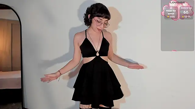 Snapshot of Lexyy_Bluee chatting on 11.10.25 Lexyy Bluee online show from 11.10.25