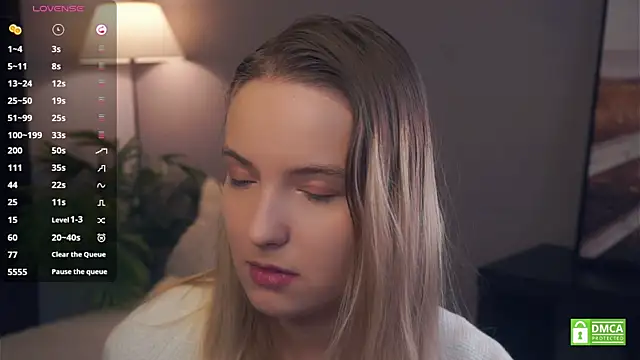 Snapshot of HongTomczak chatting on 10.27.25 HongTomczak online show from 10.27.25