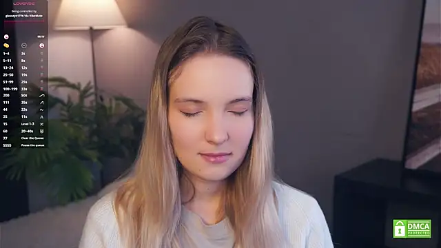 Snapshot of HongTomczak chatting on 10.29.25 HongTomczak online show from 10.29.25