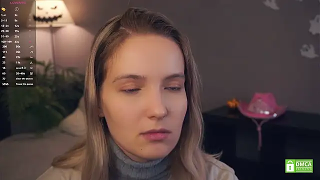 Snapshot of HongTomczak chatting on 11.08.25 HongTomczak online show from 11.08.25