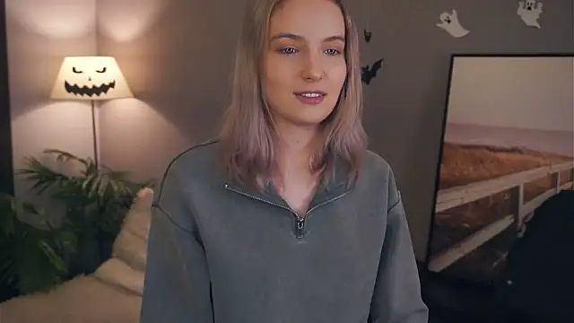 Snapshot of HongTomczak chatting on 11.12.25 HongTomczak online show from 11.12.25